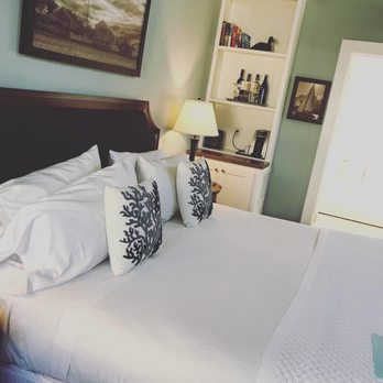 Crowne Pointe Historic Inn - Very Comfortable Bed. - Bed & Breakfast Near Me - Provincetown, Massachusetts