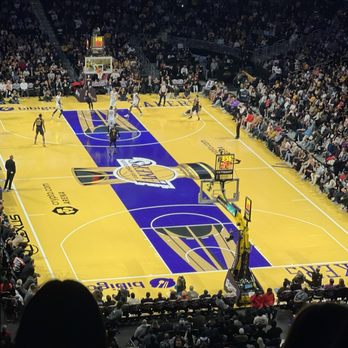 Crypto Arena - Watching the Lakers from a club box - Stadiums & Arenas Near Me - Los Angeles, California Crypto Arena - Watching the Lakers from a club box - Stadiums & Arenas Near Me - Los Angeles, California