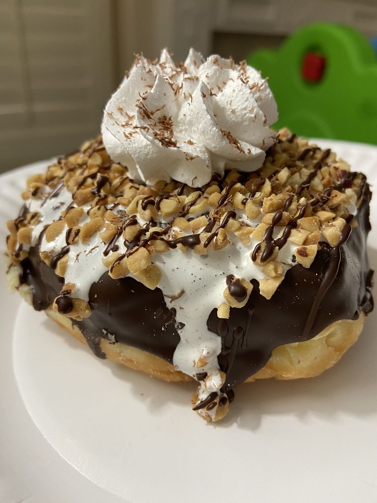 DK's Donuts of Orange