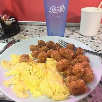Ellen's Stardust Diner - Tater Tots and scrambled eggs - Diners Near Me - New York, New York