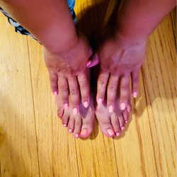 Top Nails - Post weekend beach trip- mani and pedi still looks flawless.
