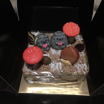 Daan Go Cake Lab - Desserts Near Me - Toronto, Ontario
