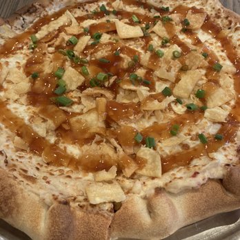 Vis Major Brewing Co. - Goonie pizza - Breweries Near Me - Omaha, Nebraska