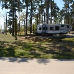 Ewing Park Properties - Ewing Park is a beautifully manicured RV Park right on Lake Sam Rayburn!