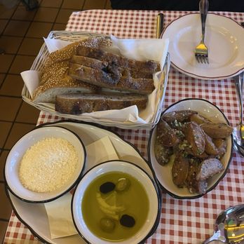 Fabiola's Spaghetti House & Deli - bread basket - Breakfast & Brunch Near Me - Madison, Wisconsin Fabiola's Spaghetti House & Deli - bread basket - Breakfast & Brunch Near Me - Madison, Wisconsin