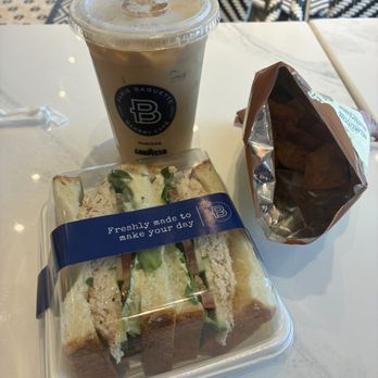 Paris Baguette - Tuna sandwich , chips and iced vanilla latte - Bakeries Near Me - Louisville, Kentucky Paris Baguette - Tuna sandwich , chips and iced vanilla latte - Bakeries Near Me - Louisville, Kentucky