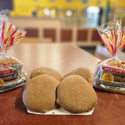 Jamdown Delight - Who knows the best thing to eat BULLA CAKE with ? For me Jamaica cheddar cheese or Chiffon Butter
