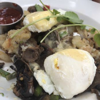 Cody's La Jolla - Breakfast & Brunch Near Me - La Jolla, California