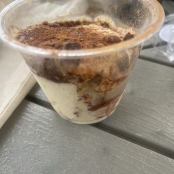 Cockti Fried Chicken - Tiramisu tres leches - Food Trucks Near Me - Austin, Texas Cockti Fried Chicken - Tiramisu tres leches - Food Trucks Near Me - Austin, Texas