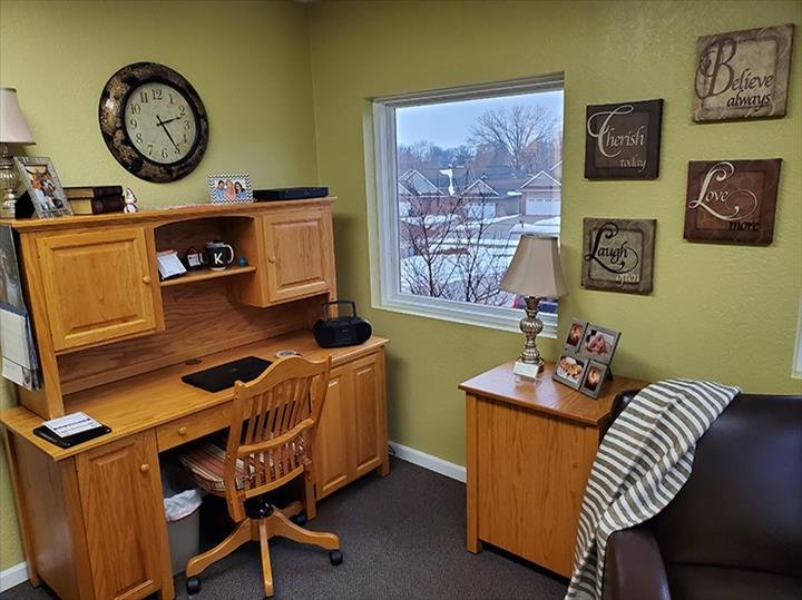 Katherine Dinges, LISW Counseling Service - grief counselor in Waterloo, IA