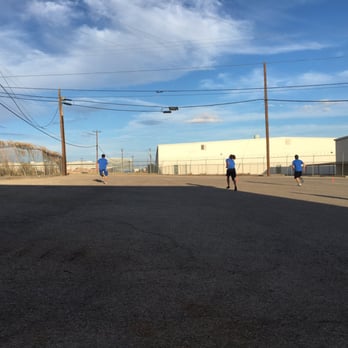 Wolves Den Gym - Outdoor sprints - Gyms Near Me - El Paso, Texas Wolves Den Gym - Outdoor sprints - Gyms Near Me - El Paso, Texas
