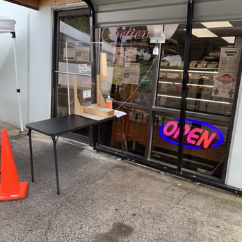 Ani's Bake Shop - Outside - Bakeries Near Me - Aiea, Hawaii