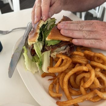 Island Mermaid - Burger - New American Near Me - Ocean Beach, New York Island Mermaid - Burger - New American Near Me - Ocean Beach, New York