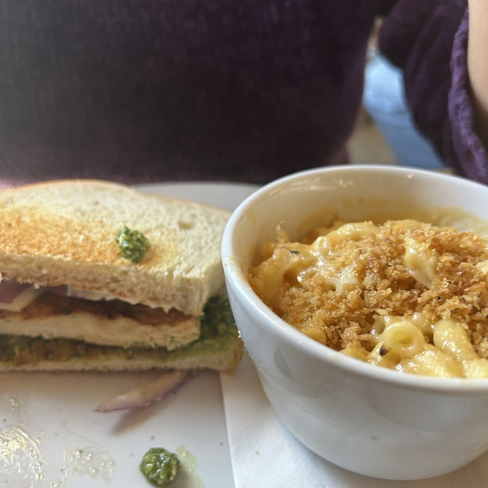 Crossroads Cafe - Chicken Pioneer Pesto and Mac & Cheese - Cafes Near Me - Joshua Tree, California Crossroads Cafe - Chicken Pioneer Pesto and Mac & Cheese - Cafes Near Me - Joshua Tree, California