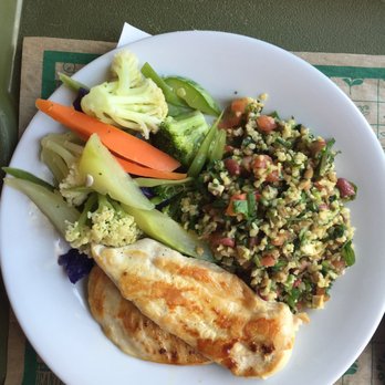Delírio Tropical - Cold vegetable salad with quinoa with a side of grilled chicken - Salad Near Me - Rio de Janeiro, RJ Delírio Tropical - Cold vegetable salad with quinoa with a side of grilled chicken - Salad Near Me - Rio de Janeiro, RJ