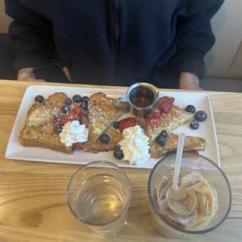 Benedict's - Breakfast & Brunch Near Me - North Mankato, Minnesota