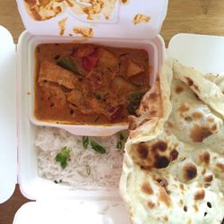 Sirphey - Had awesome chicken tikka with freshly made naan and rice. Fast delivery, eco friendly packaging and affordable price