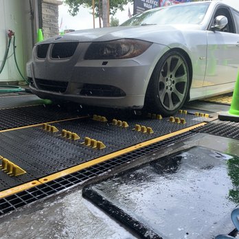 Splash Express and Full Service Car Wash - Car Wash Near Me - Riverside, California