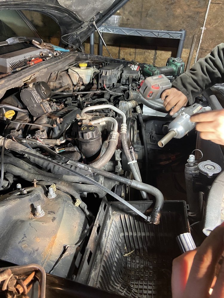 24/7 FIRST RESPONSE ROADSIDE RECOVERY MOBILE MECHANIC 6119 Calumet Ave, Hammond, Indiana