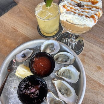 Stingy Alley - Cocktail Bars Near Me - Warren, Rhode Island