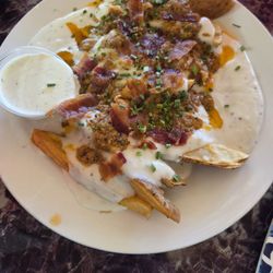 HeBrews Cafe - Loaded wedges( more like wedges covered in a heavy pepper gravy)