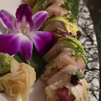 Mandrake Rooftop - Paper Doll Roll.... probably my favorite - Sushi Bars Near Me - Columbus, Ohio