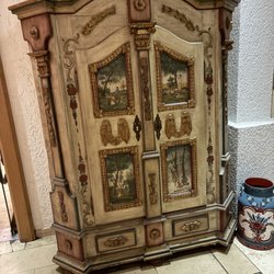Wald-Café - Cool old furniture.