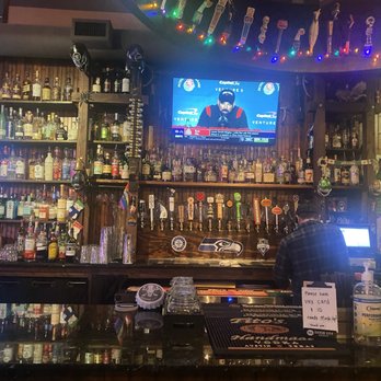 Hounds Tooth Public House - Bar - Sports Bars Near Me - Seattle, Washington