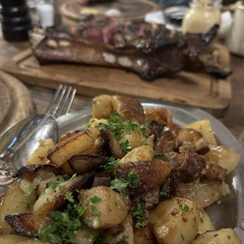Robert et Louise - Potatoes - French Near Me - Paris, 75