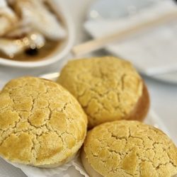 Winsor Dim Sum House & Bar - Salted egg yolk lava buns
