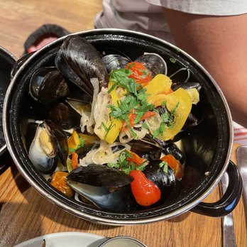 Amelie - mussels - French Near Me - New York, New York Amelie - mussels - French Near Me - New York, New York