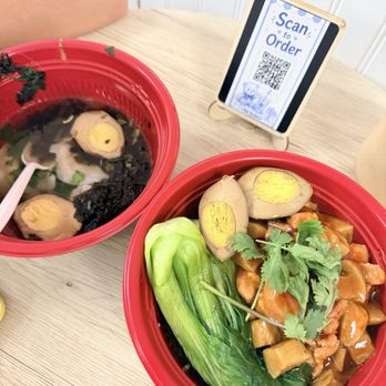 Tea Momo - Dumpling soup and spicy chicken rice bowl! - Bubble Tea Near Me - Cathedral City, California Tea Momo - Dumpling soup and spicy chicken rice bowl! - Bubble Tea Near Me - Cathedral City, California
