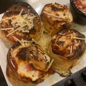 Kona Brewing - Burnt pizza rolls - 5 on 1st plate, 4 on 2nd - Pubs Near Me - Honolulu, Hawaii Kona Brewing - Burnt pizza rolls - 5 on 1st plate, 4 on 2nd - Pubs Near Me - Honolulu, Hawaii