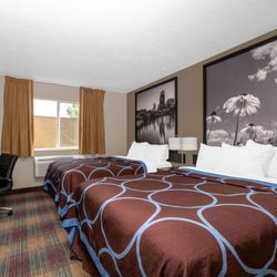 Super 8 by Wyndham Glenwood - Guest Room