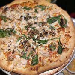 Mamma's Kitchen - Chicken spinach and mushroom pizza