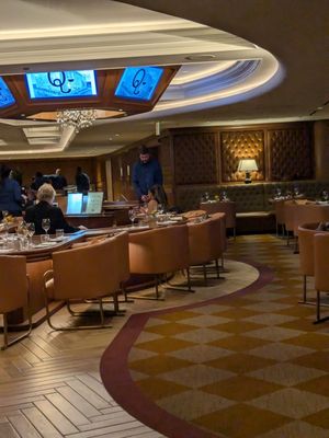 Queenie’s Supper Club by null