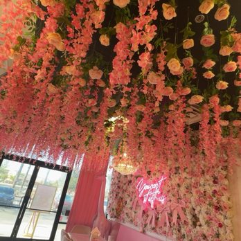 Cafe De Flores - Desserts Near Me - Las Vegas, Nevada Cafe De Flores - Desserts Near Me - Las Vegas, Nevada