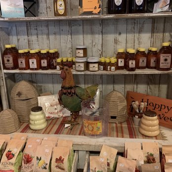The Apple Works - Gift shop - Farms Near Me - Trafalgar, Indiana