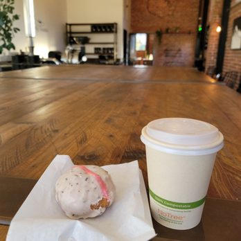 States Coffee - Dirty Chai and Earl Grey vegan donut - Coffee & Tea Near Me - Martinez, California States Coffee - Dirty Chai and Earl Grey vegan donut - Coffee & Tea Near Me - Martinez, California