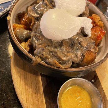 Queens Breakfast Cocktails - Mushroom Fricassee Skillet - Cocktail Bars Near Me - Calgary, Alberta