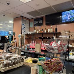 Westchester County Airport - HPN - Beer and wine for sale