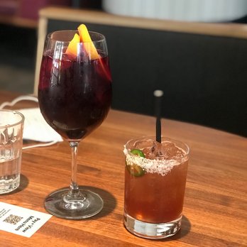 Earls Kitchen + Bar - Sangria margarita - Cocktail Bars Near Me - Plano, Texas