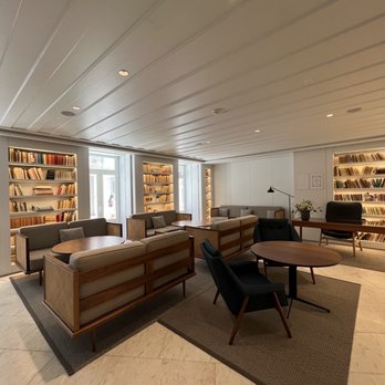 Lisboa Pessoa Hotel - Library - Hotels & Travel Near Me - Lisbon, 11