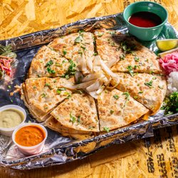 Ojos Locos Sports Cantina - Laredo - Birria Pizza