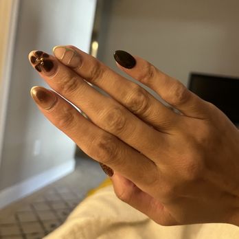 AURA Nail Bar - Waxing Near Me - Dallas, Texas