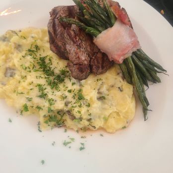 About Last Knife - Hollywood - Filet minogn with Truffle mash - New American Near Me - Los Angeles, California