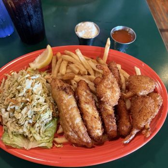 Moose's Pub & Cafe - Kihei - Fisherman platter - American Near Me - Kihei, Hawaii Moose's Pub & Cafe - Kihei - Fisherman platter - American Near Me - Kihei, Hawaii