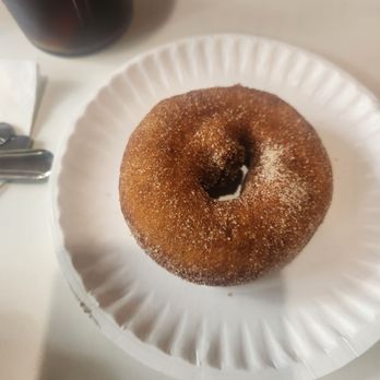 Lakeside Diner - Apple cider donuts - Diners Near Me - Stamford, Connecticut