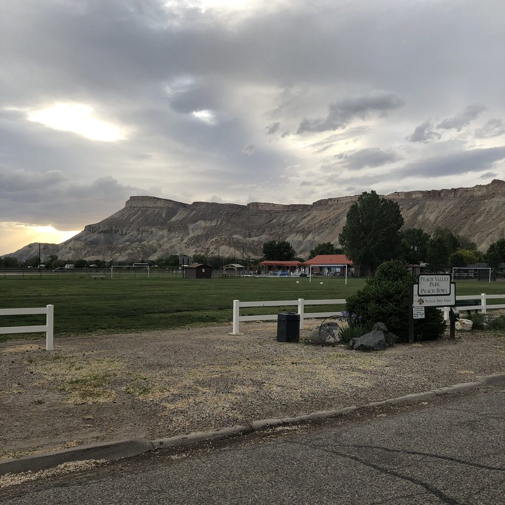 Spoke and Vine Motel - Palisade - Hotels Near Me - Palisade, Colorado Spoke and Vine Motel - Palisade - Hotels Near Me - Palisade, Colorado