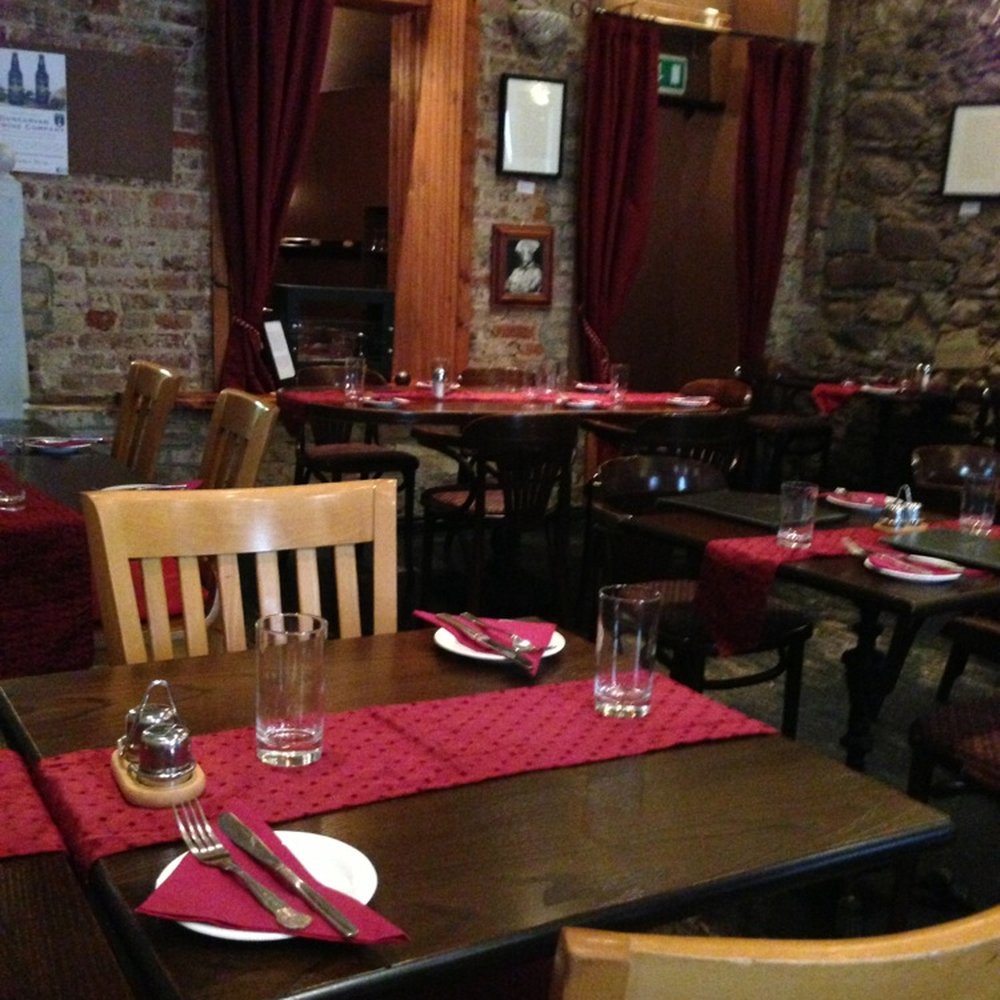 L'Atmosphere - French Near Me - Waterford, WD